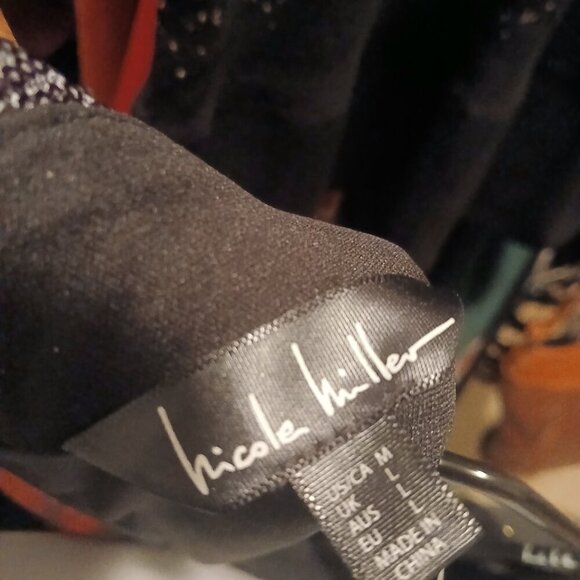 Nicole Miller Floral Sequined Top – Size M NWOT - Picture 3 of 5